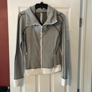 NWT . Lululemon “ be present jacket” gray and white herringbone .
